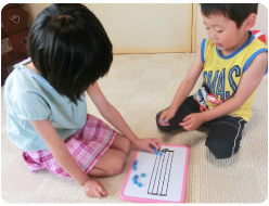 親子で、兄弟で、遊びながら、楽譜の読み方を覚えよう！